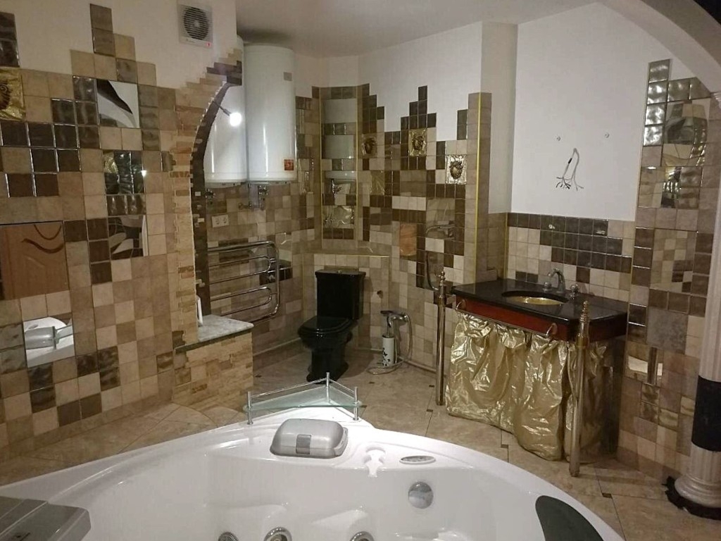 продажа трехкомнатной квартиры номер A-173728 в Приморском районе, фото номер 27